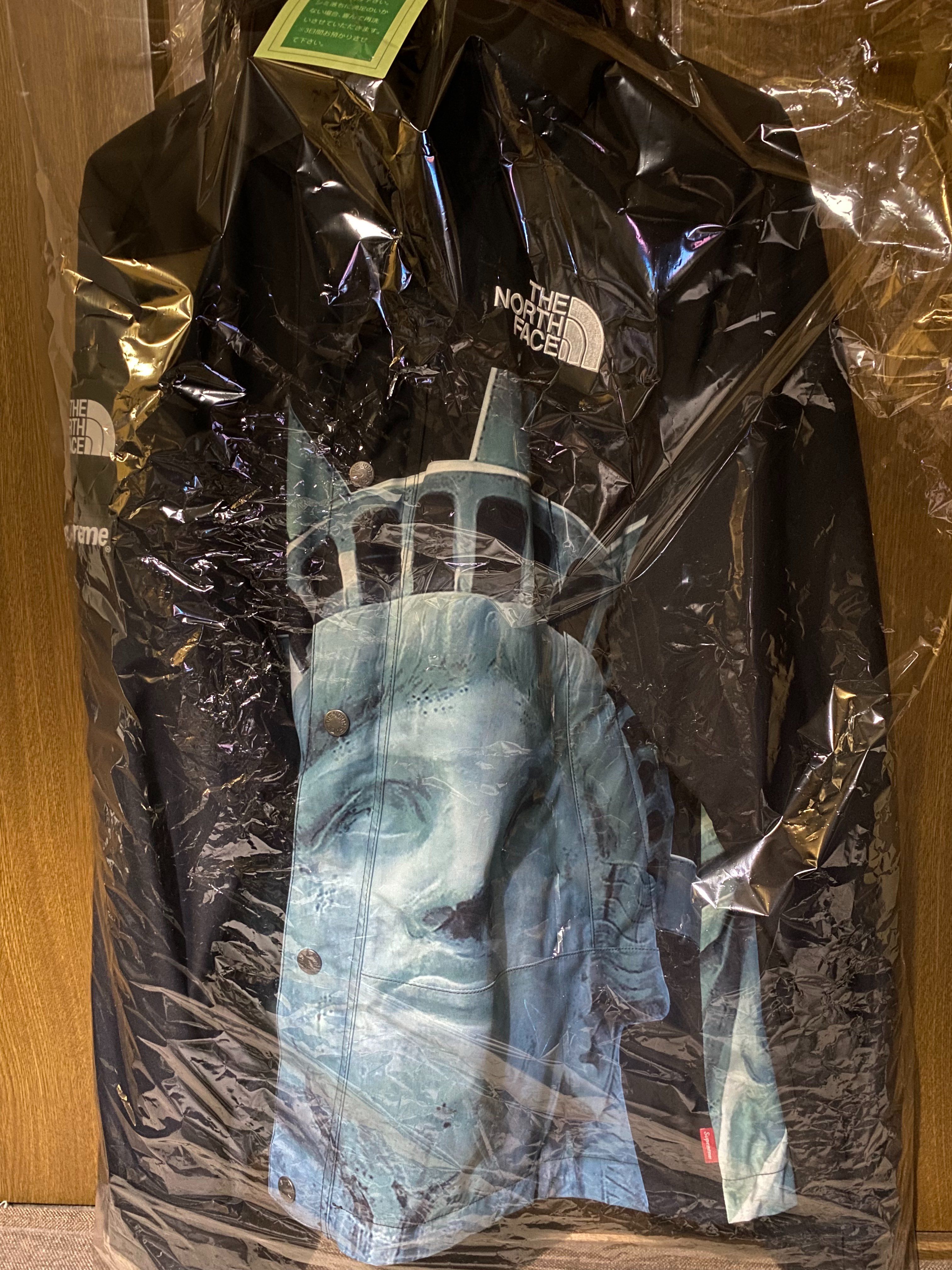 Supreme x The North Face Statue of Liberty Mountain Jacket "Black"