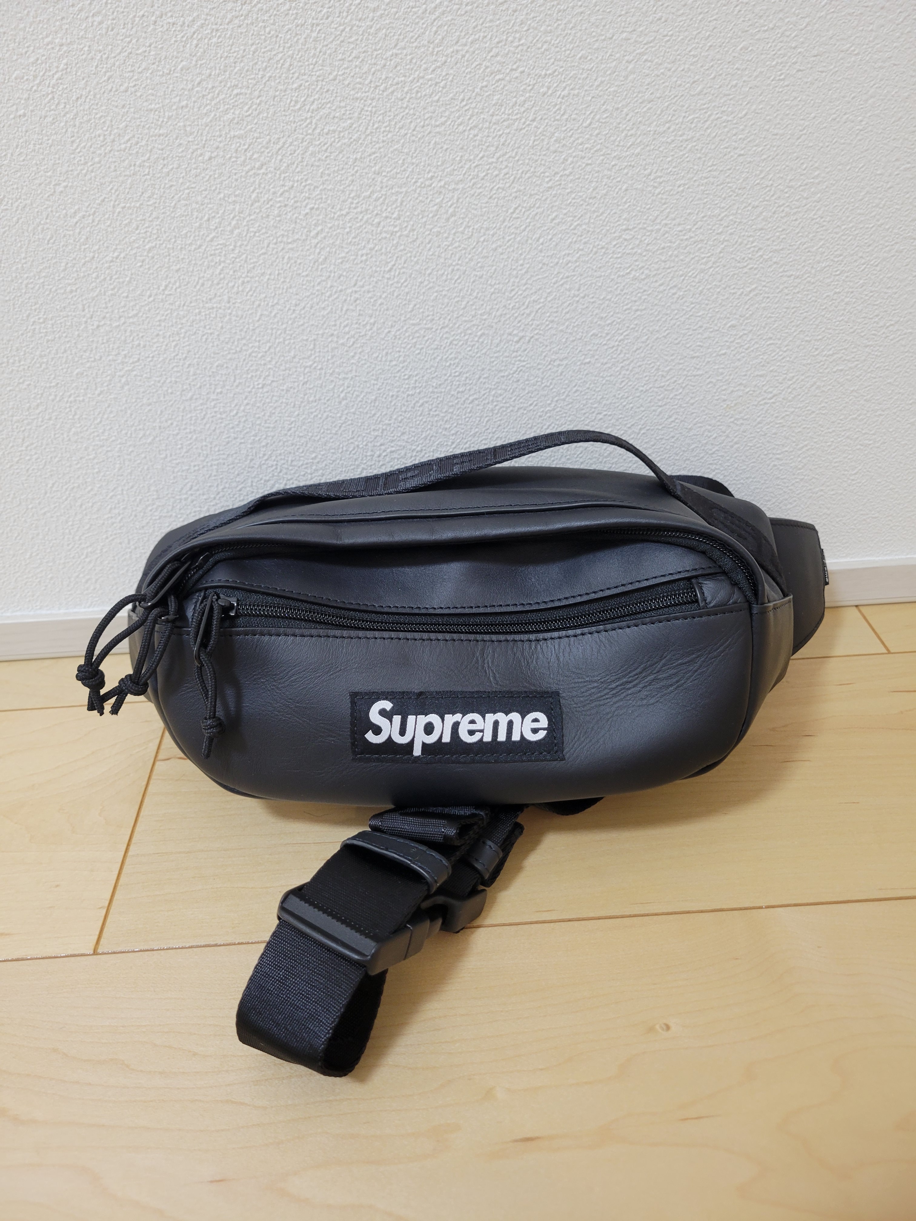 R*☽様 【美品】Supreme Waist Bag ブラック 23FWウエスト Supreme Leather Waist Bag 