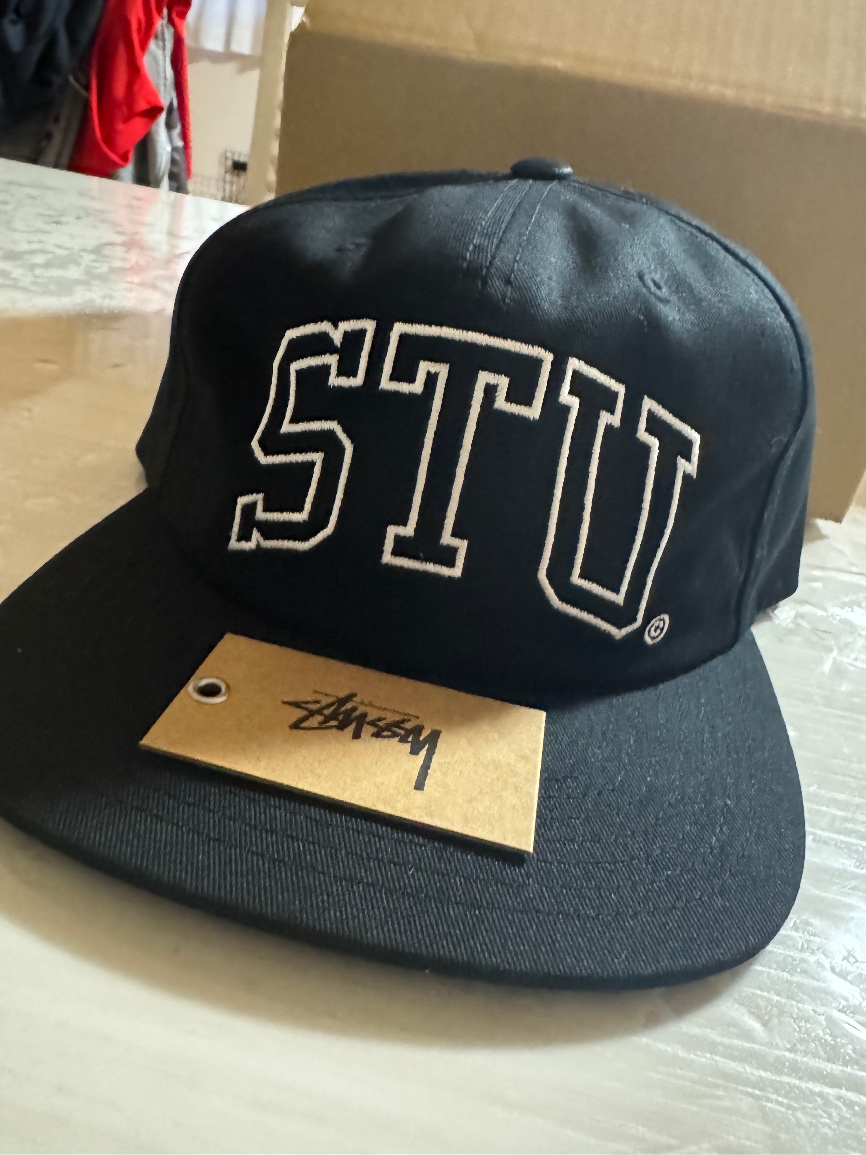 Stussy Mid-Depth STU Arch Strapback 