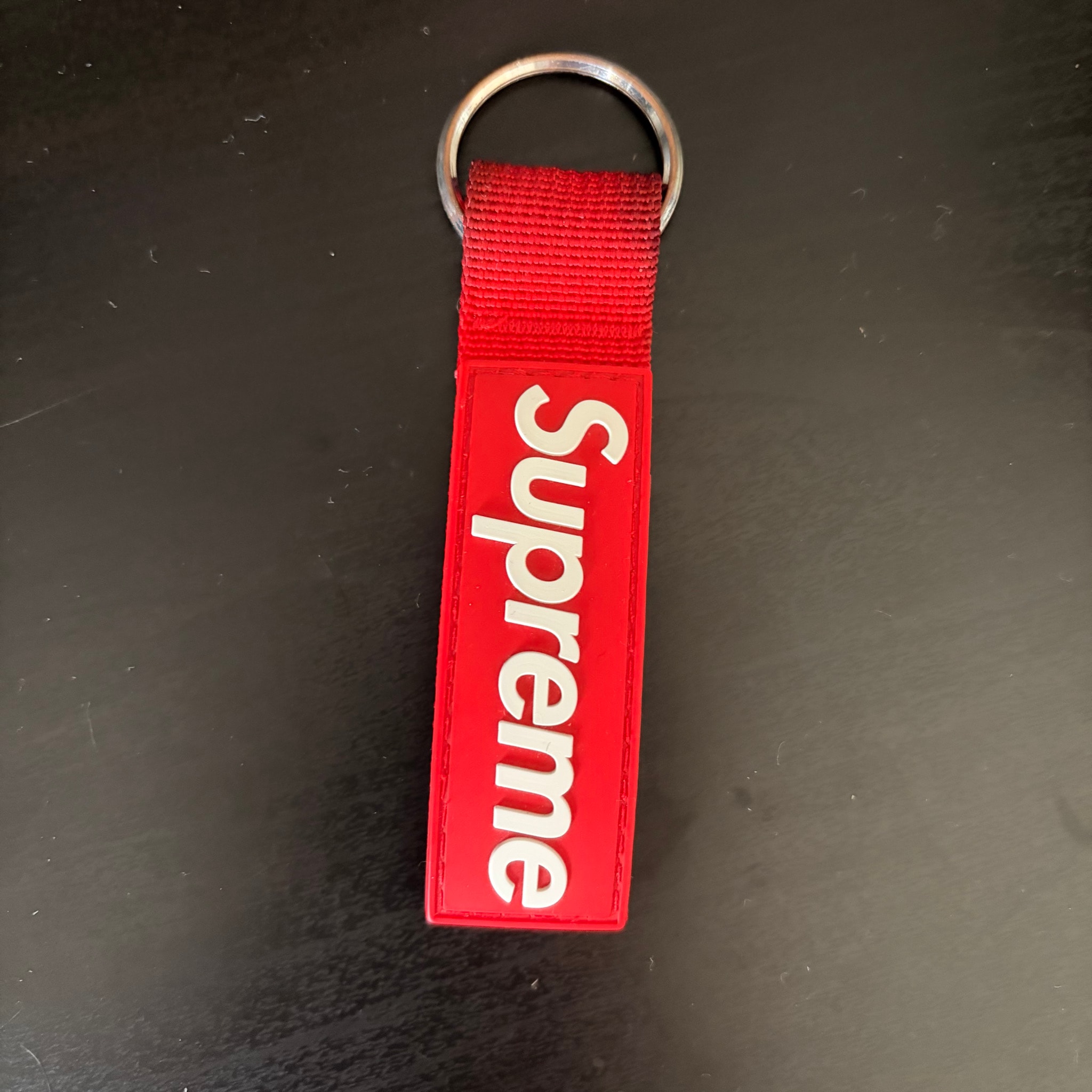 Supreme Webbing Keychain "Red" (20FW)