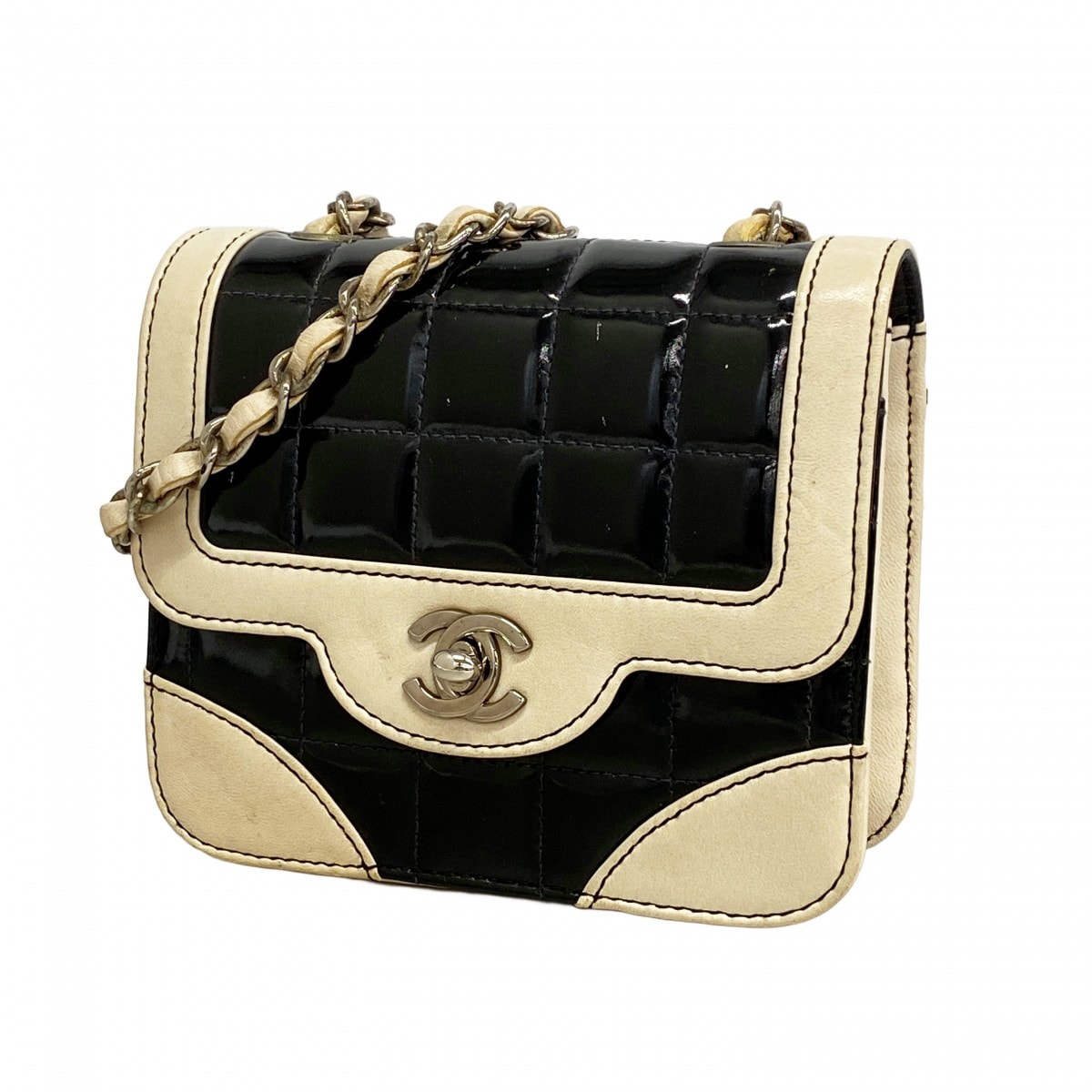 【6db2064-k】シャネル ショルダーバッグ チョコバー チェーンショルダー レザー パテントレザー ブラック ホワイト シルバー金具【中古】レディース