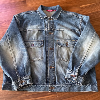 Supreme Distressed Selvedge Trucker Jacket "Washed Indigo"