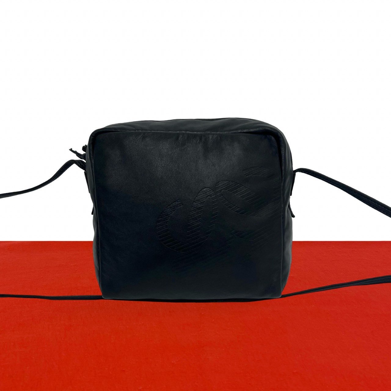 LOEWE ロエベ アナグラム ロゴ レザー ショルダーバッグ ブラック
 14009