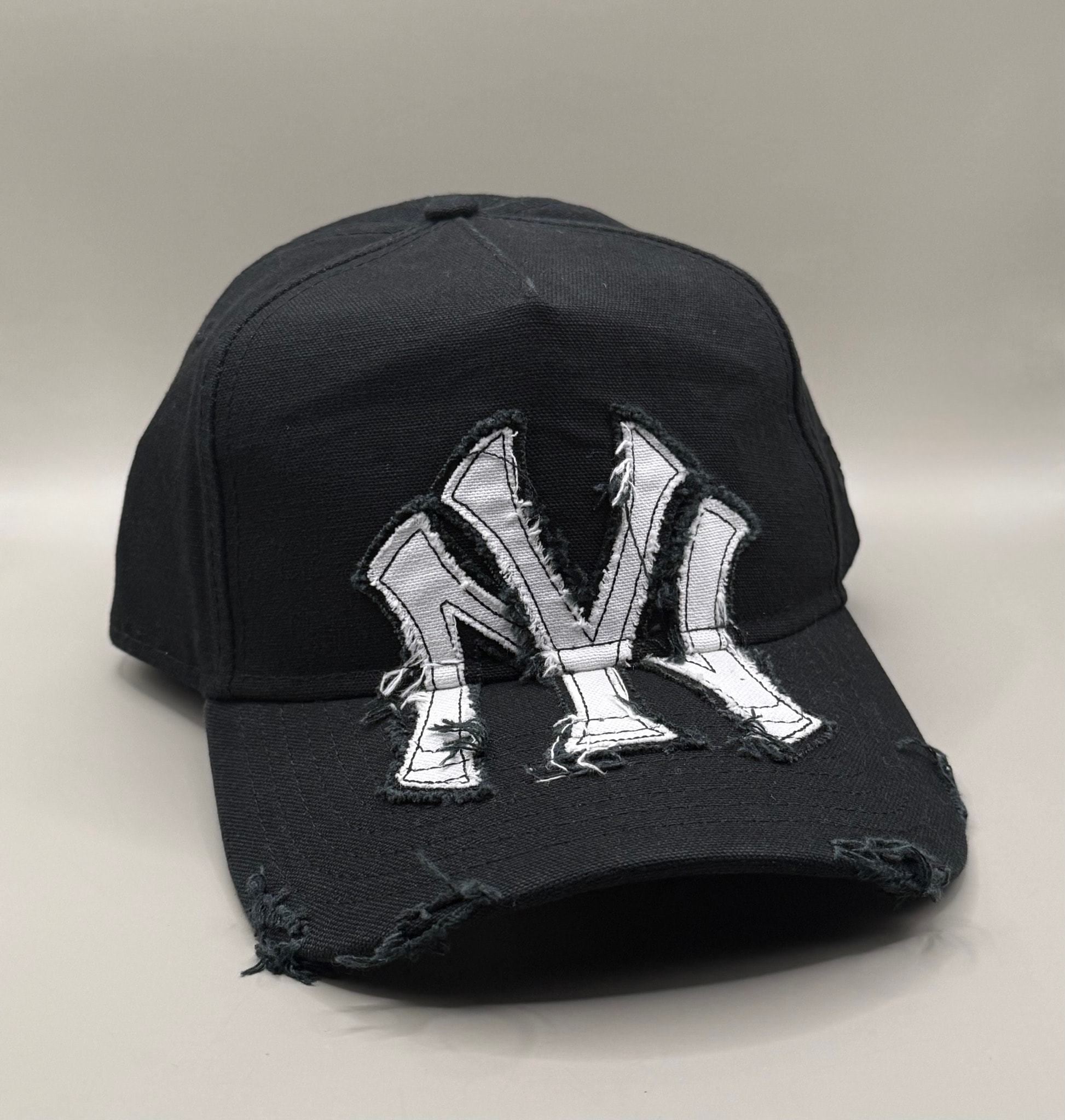 【限定発売】New Era 9FORTY ニューヨーク・ヤンキース アップリケ ダメージ加工 ネイビー