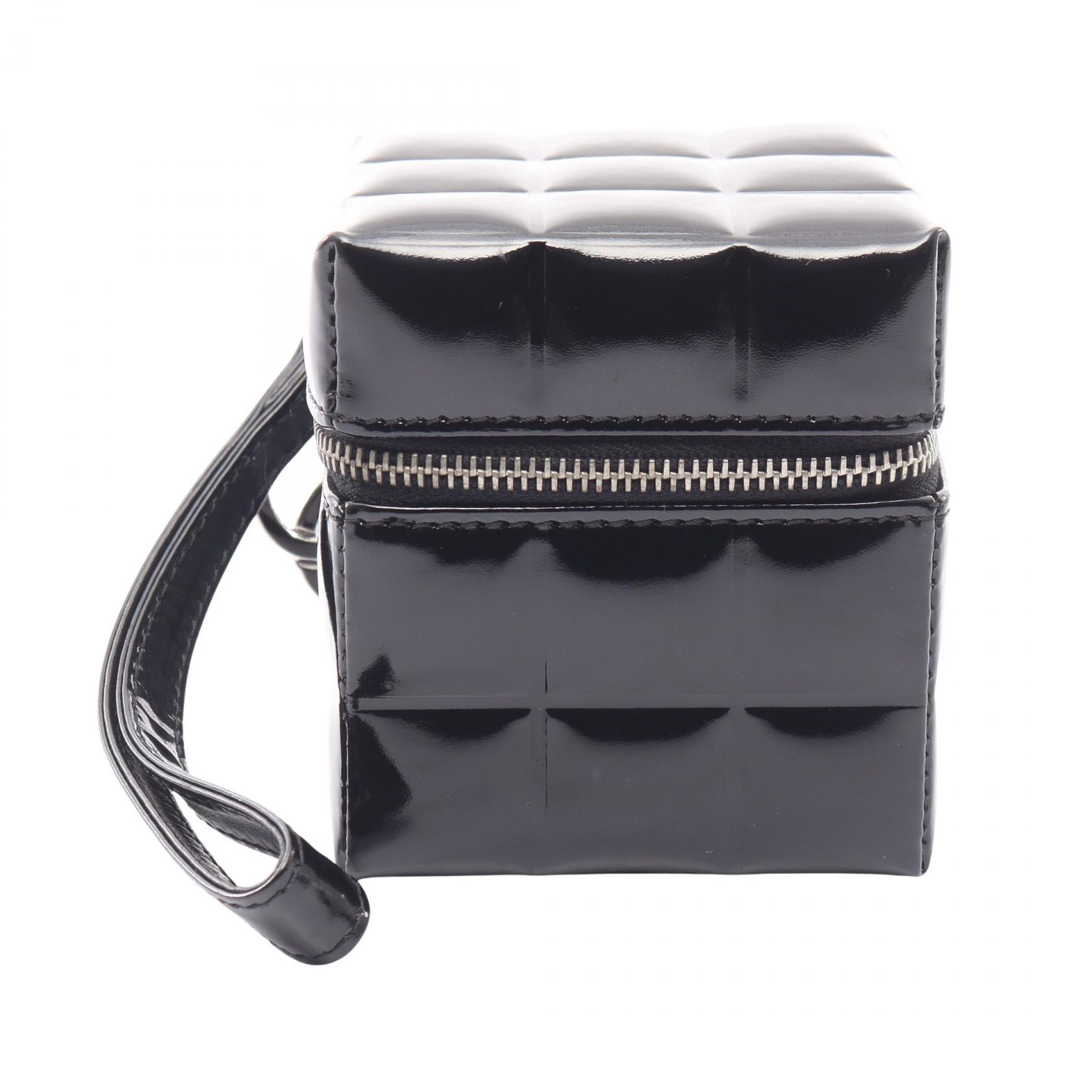 シャネル CHANEL チョコバー キューブ ポーチ バッグ パテントレザー レディース ブラック系 【中古】