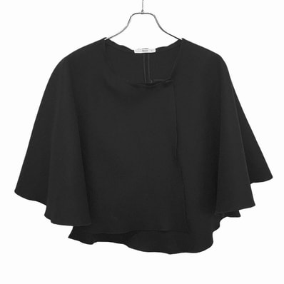 PRADA プラダ ポンチョ
ケープ 外套 ヴァージンウール 42 ブラック レディース
【中古】