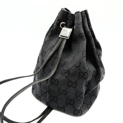 GUCCI(グッチ)GGキャンバス 巾着ポーチ ヴィンテージ ミニバッグ ブラック キャンバス レザー シルバー金具 039 0973【中古】