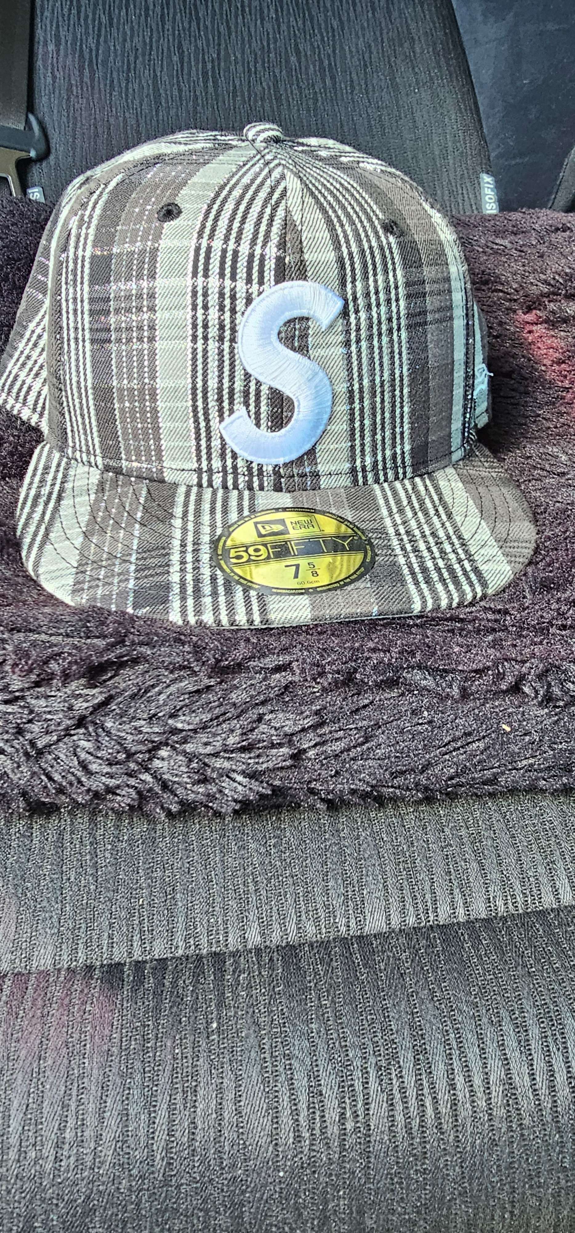Supreme Metallic Plaid S Logo New Era "Black"