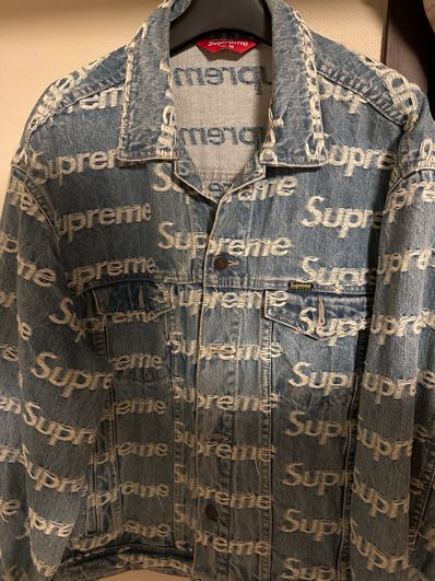 Supreme Frayed Logos Denim Trucker Jacket "Blue"
