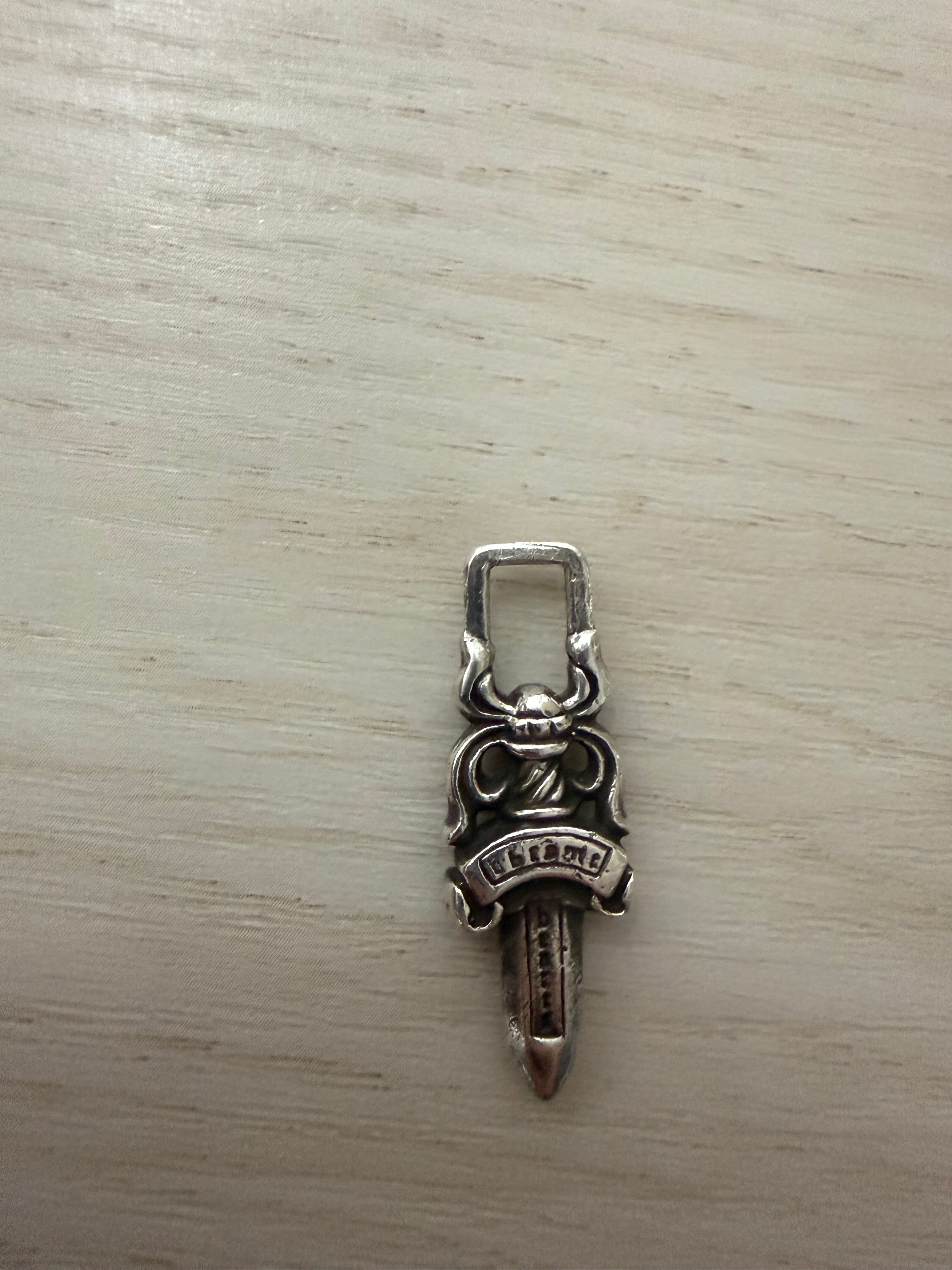 Chrome Hearts #5 Dagger Charm Zip 1 "Silver"