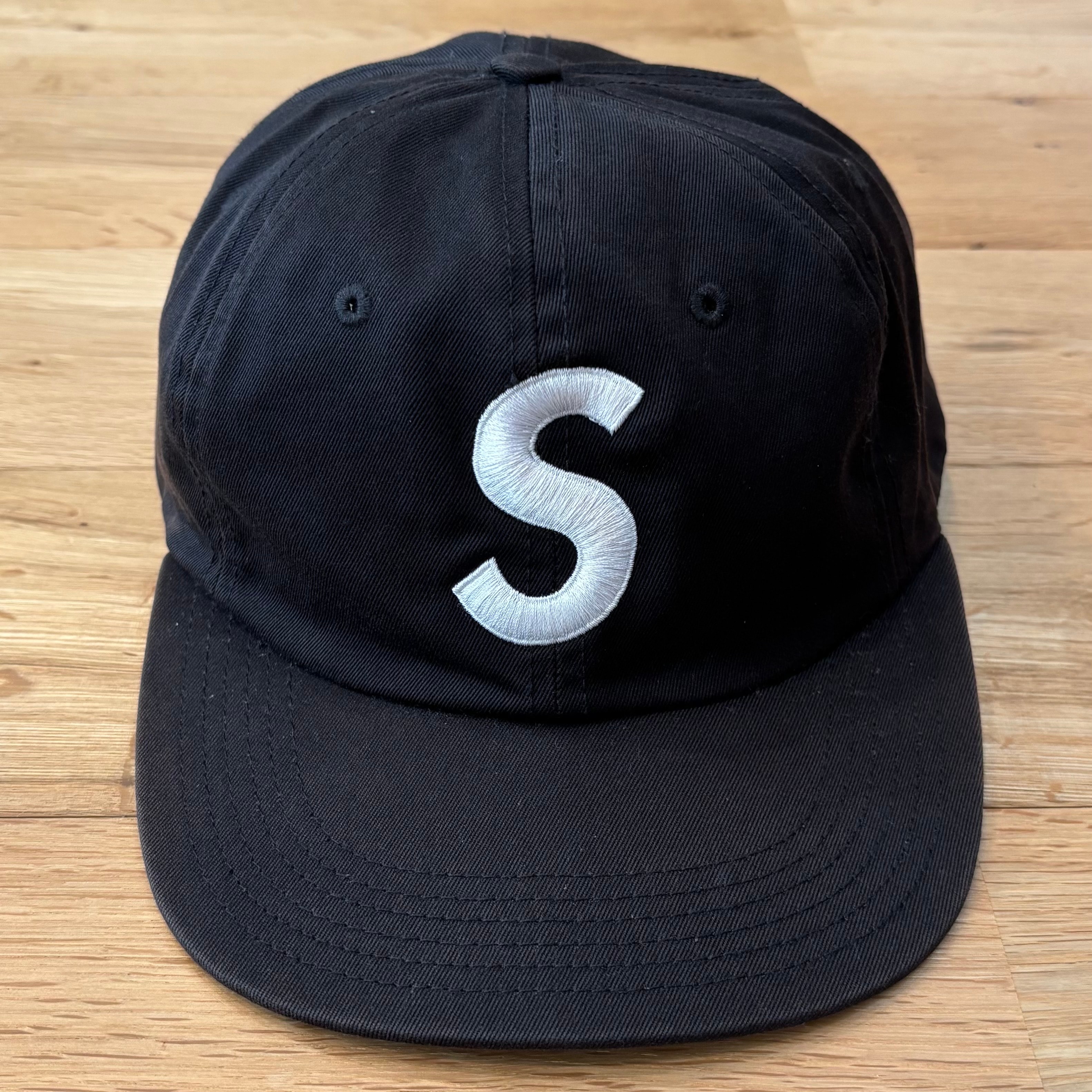 Supreme S Logo 6-Panel Cap Sロゴ キャップ ブラック シュプリーム