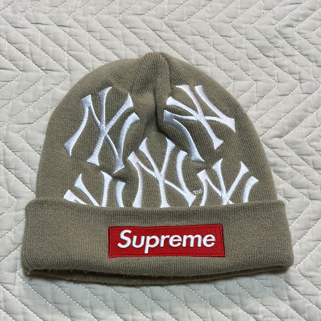 Supreme / New York Yankees / New Era Box Logo Beanie "Tan"