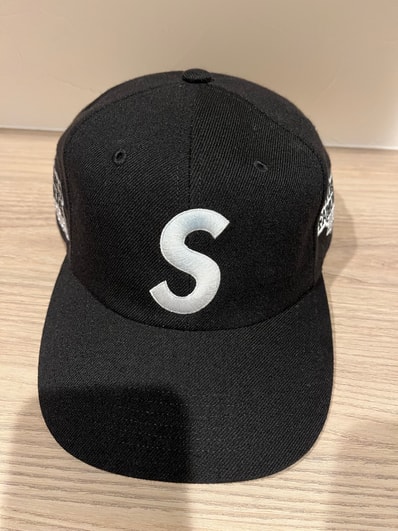Supreme World Famous S Logo 6-Panel "Black"
