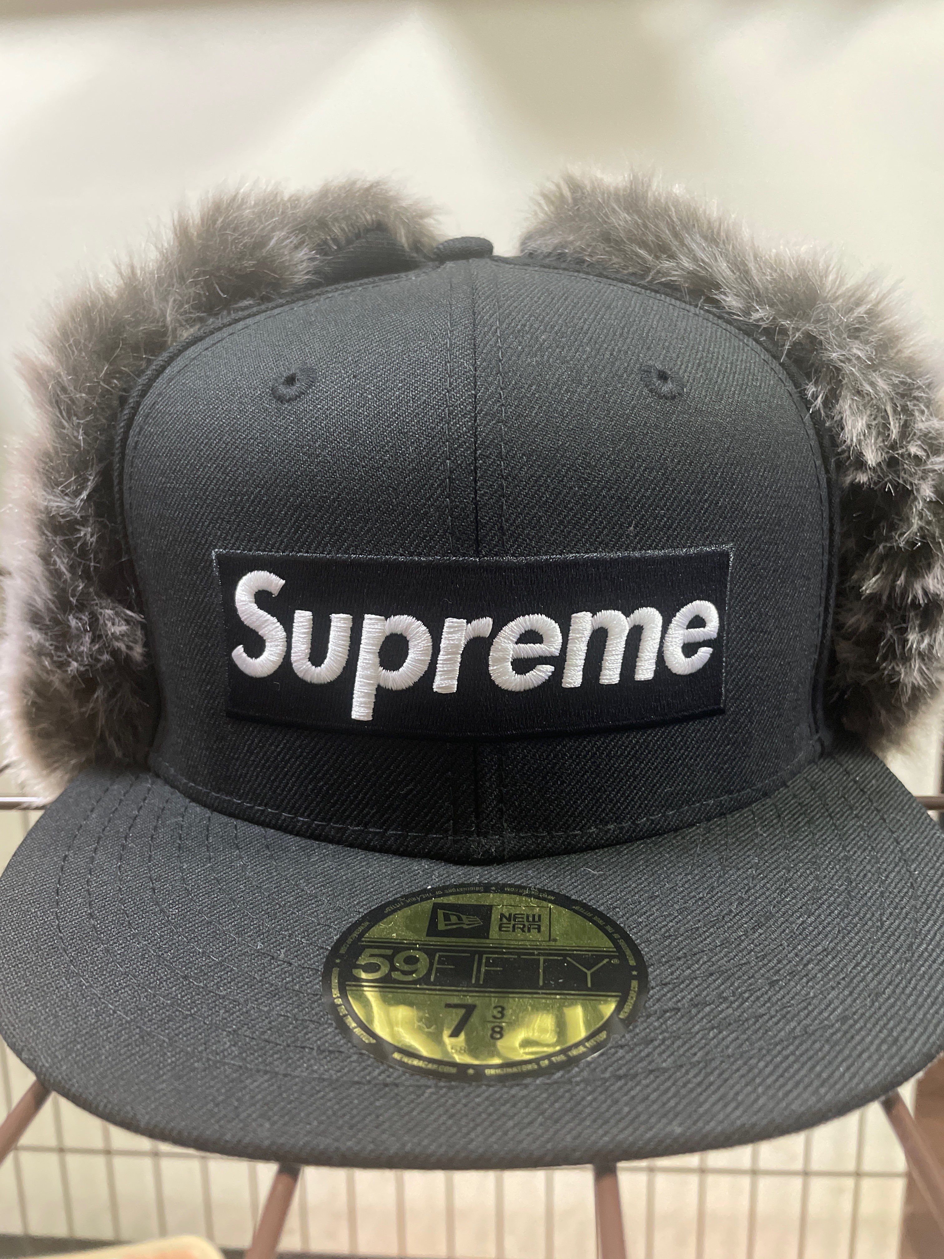 Supreme Earflap New Era® "Black"