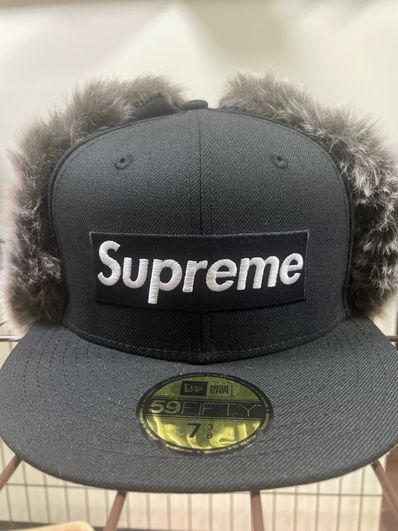 Supreme Earflap New Era® "Black"