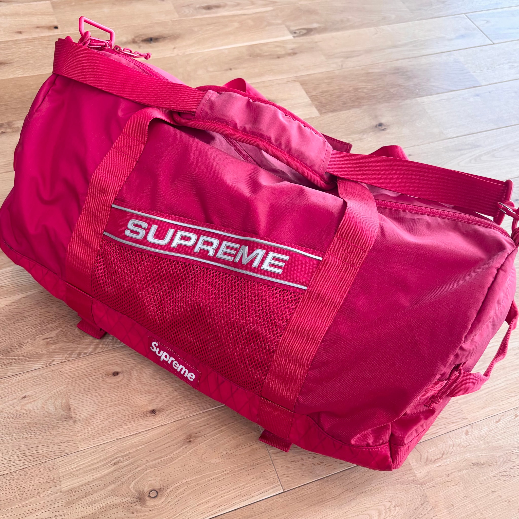 Supreme Duffle Bag 2023FW "Red"