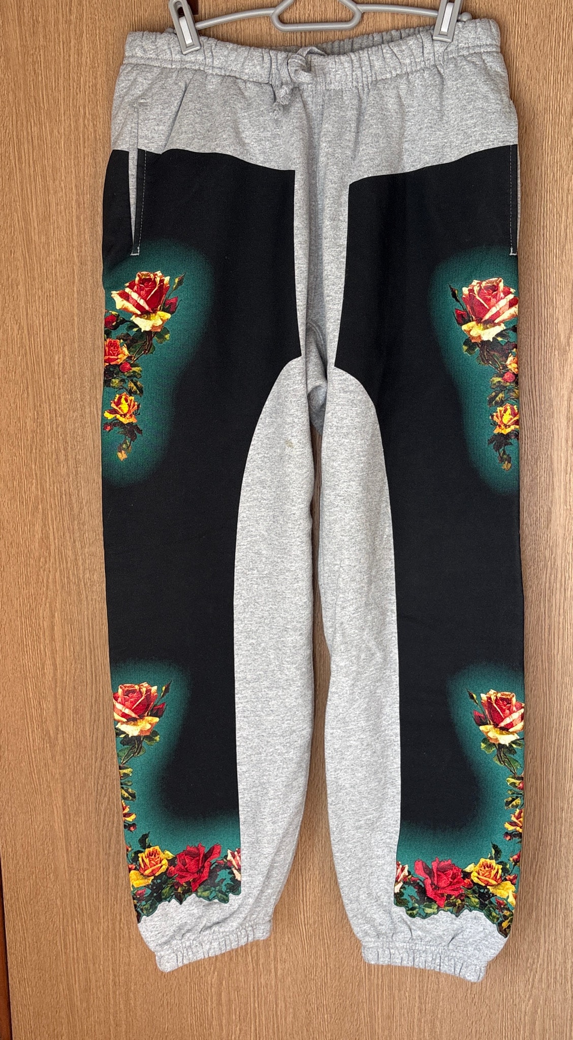 Supreme x Jean Paul Gaultier Floral Print Sweatpant "Gray"