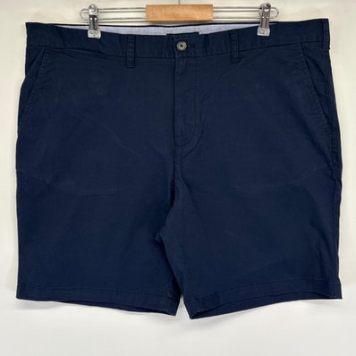 古着 トミーヒルフィガー TOMMY HILFIGER ショートパンツ チノパン ハーフ 短パン ワンポイントロゴ 半ズボン w42 ネイビー メンズ