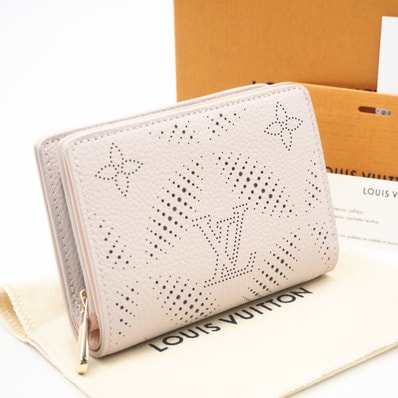 未使用 LOUIS VUITTON ルイ・ヴィトン マヒナ ポルトフォイユクレア ブルームグレー M13470 二つ折り財布 グレージュ ピンク カーフレザー レディース