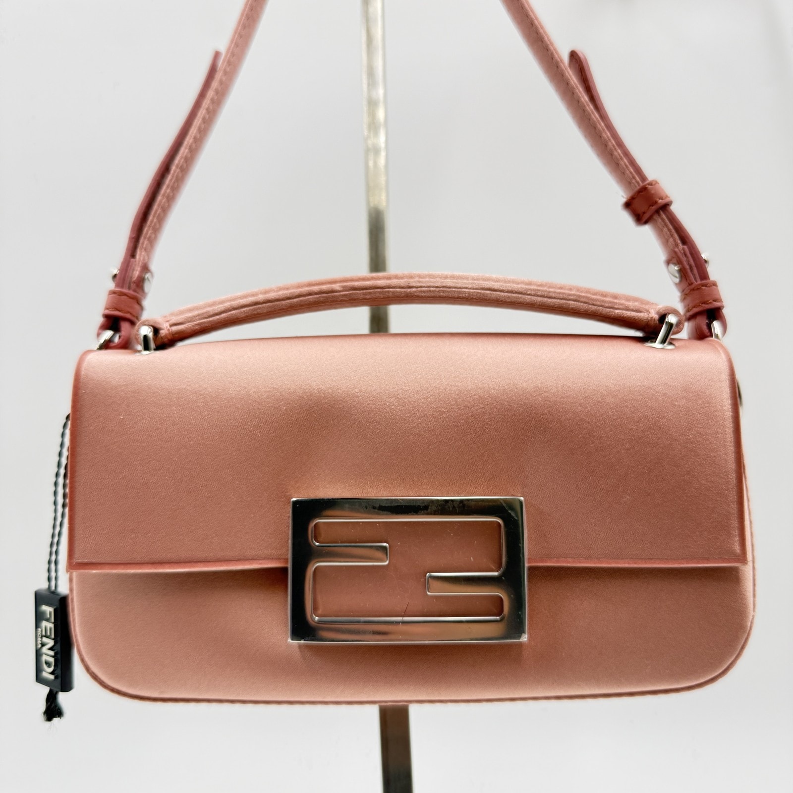 フェンディ ショルダーバッグ