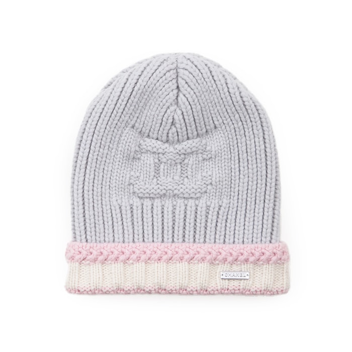 未使用 シャネル P70237 ロゴ刻印プレート ローゲージ ニットキャップ ユニセックス ライトパープル ピンク M CHANEL