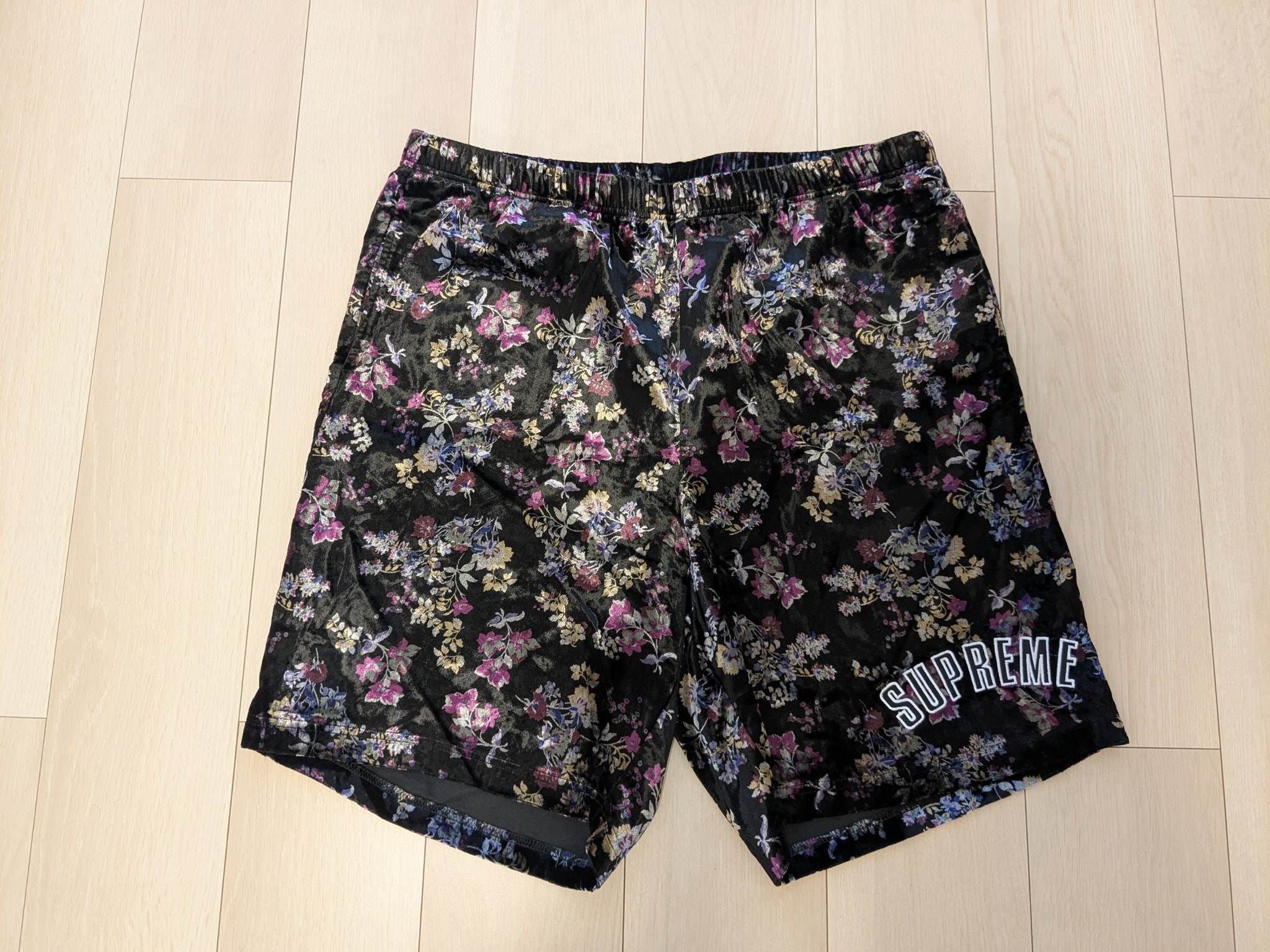 Supreme Floral Velour Short "Black"