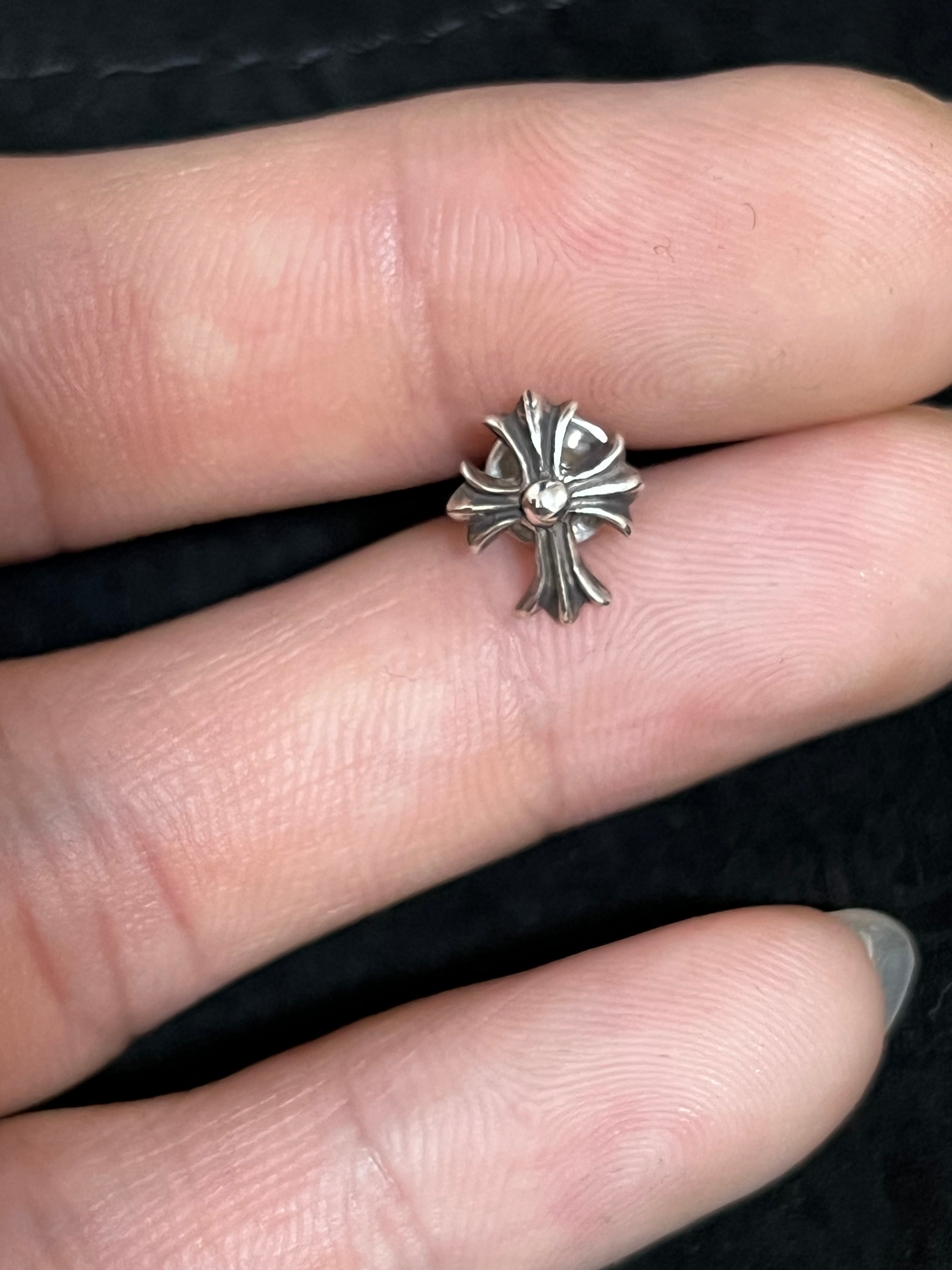 Chrome Hearts #2 Cross Stud Earring "Silver"