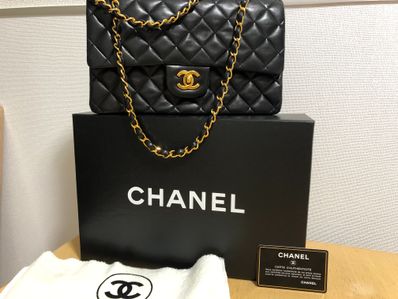 CHANEL Lambskin Matelasse Shoulder Bag "Black"