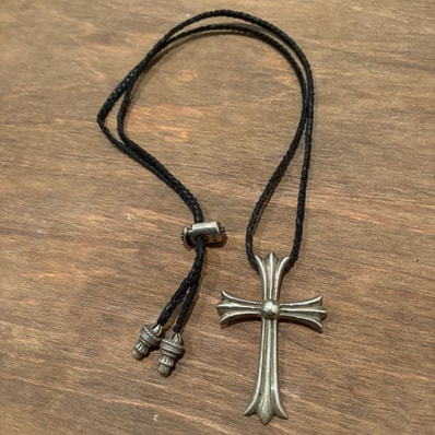 クロムハーツ ラージクロス レースストッパー付き