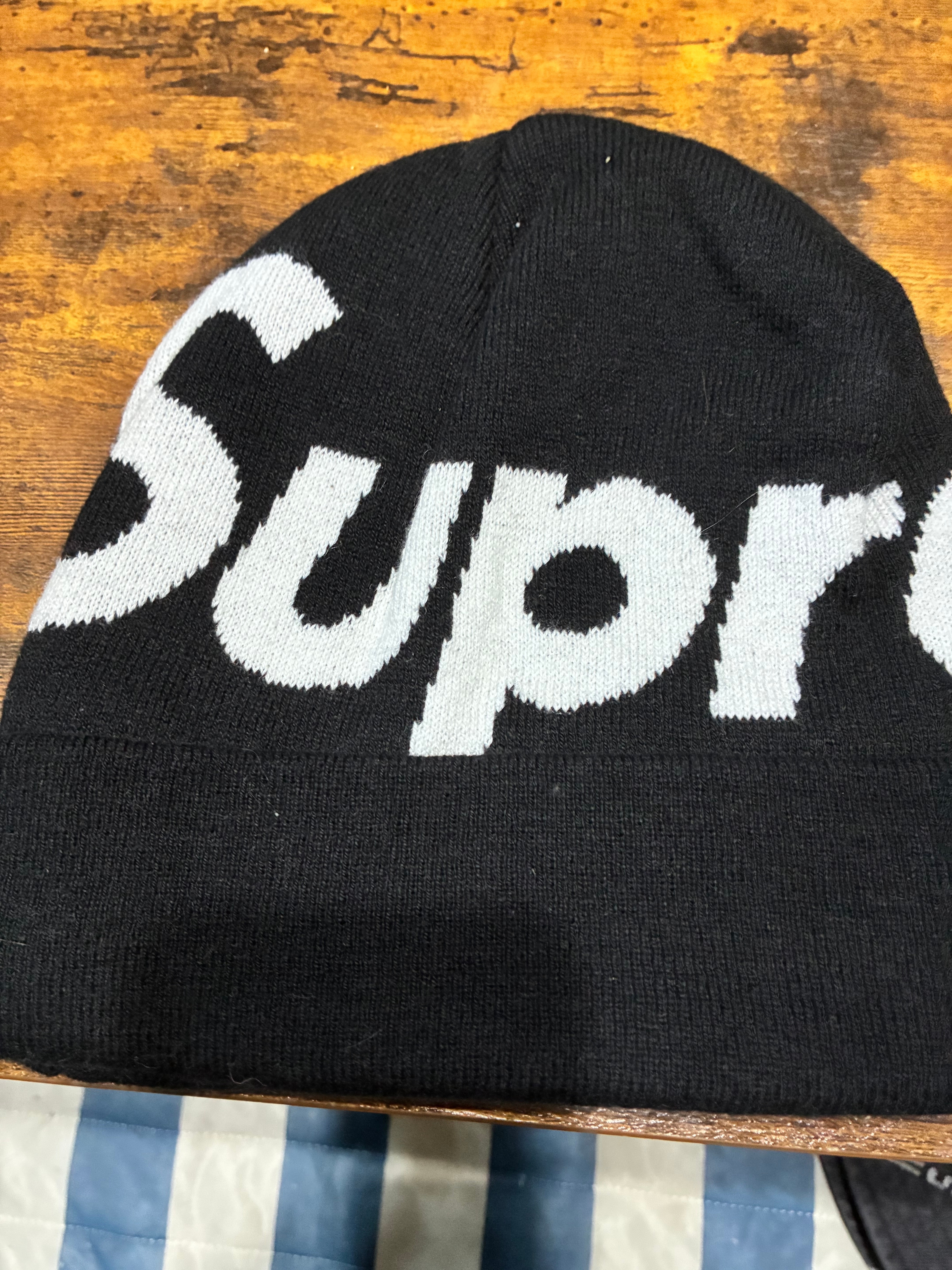 Supreme Big Logo Beanie "Black" (22FW)