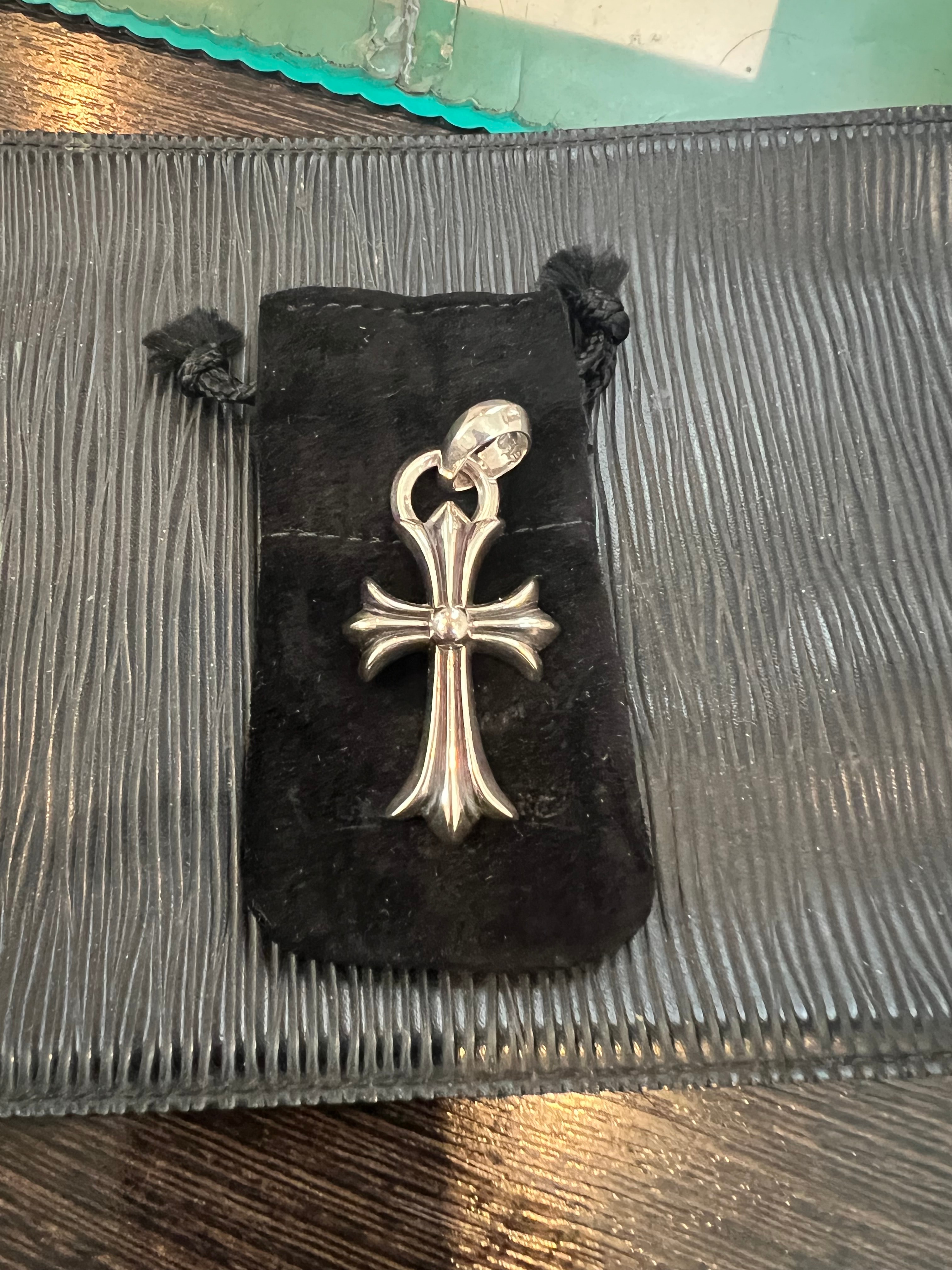 Chrome Hearts CH Cross Small W Bale "Silver"