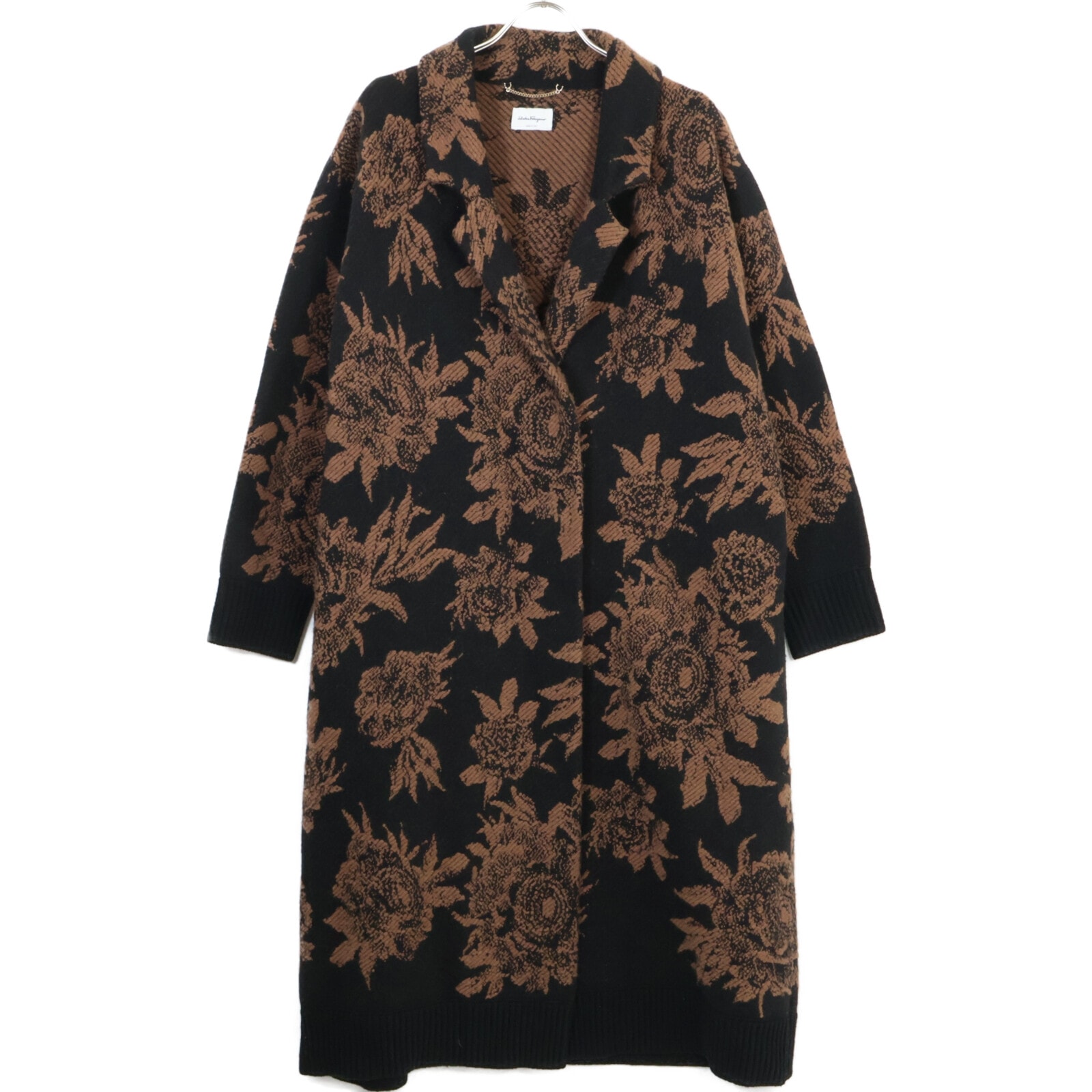 美品✨サルヴァトーレフェラガモ 薄手ロングコート 花柄 総柄 ゆったりXL相当 美品✨サルヴァトーレフェラガモ 薄手ロングコート 花柄 総柄 ゆったり