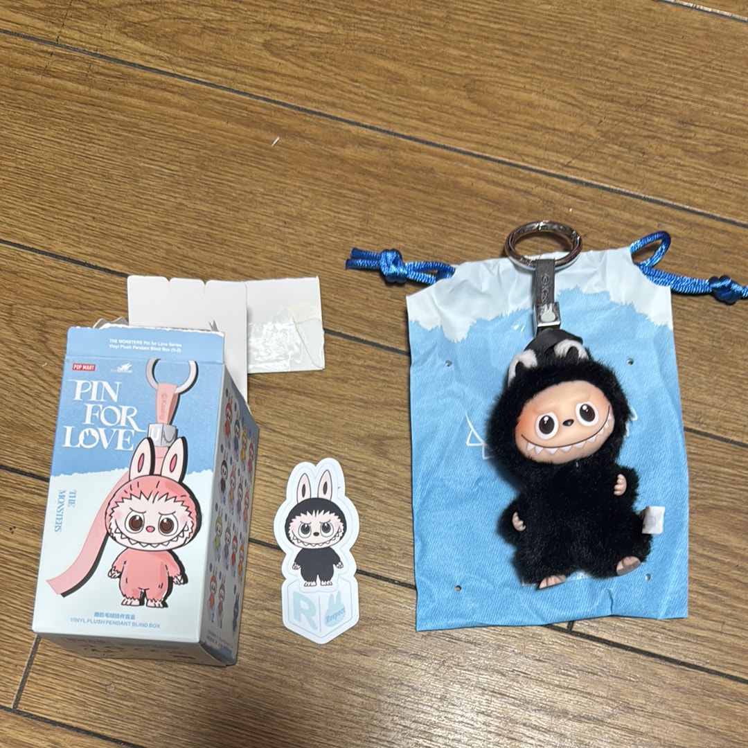 POP MART THE MONSTERS (LABUBU) Pin for Love Series-Vinyl Plush Pendant (N-Z) R