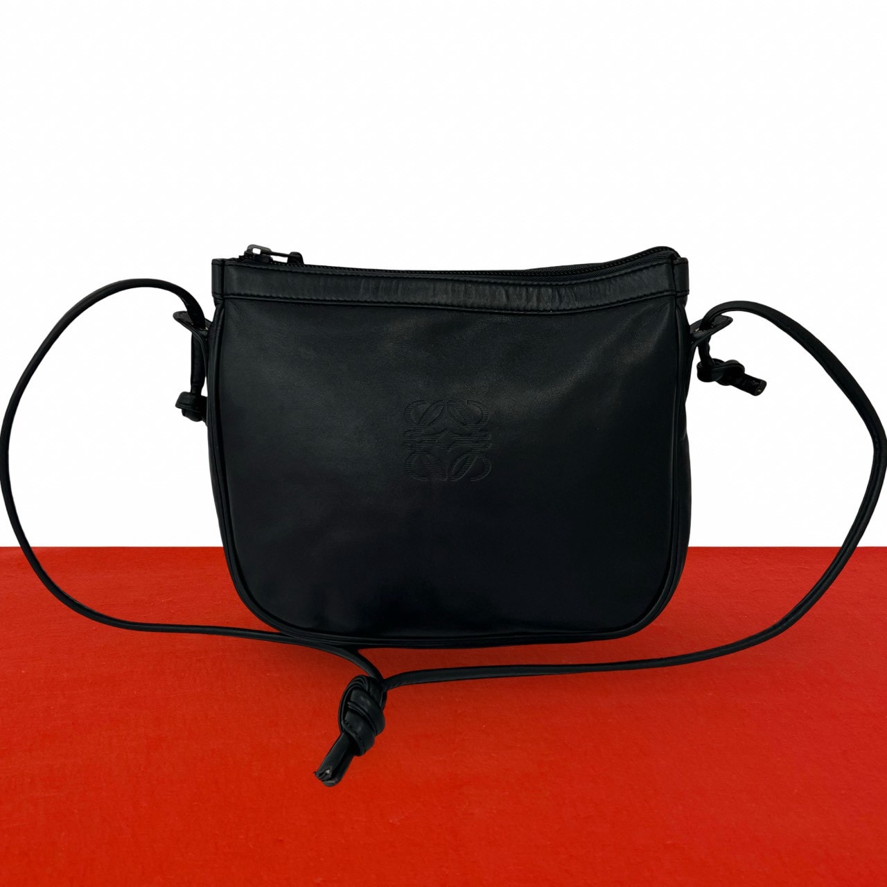 LOEWE ロエベ アナグラム ロゴ レザー ショルダーバッグ ブラック
 411-7