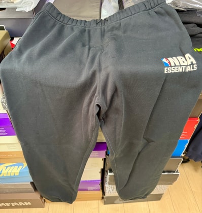 FEAR OF GOD ESSENTIALS x NBA Relaxed Sweatpant "Black"