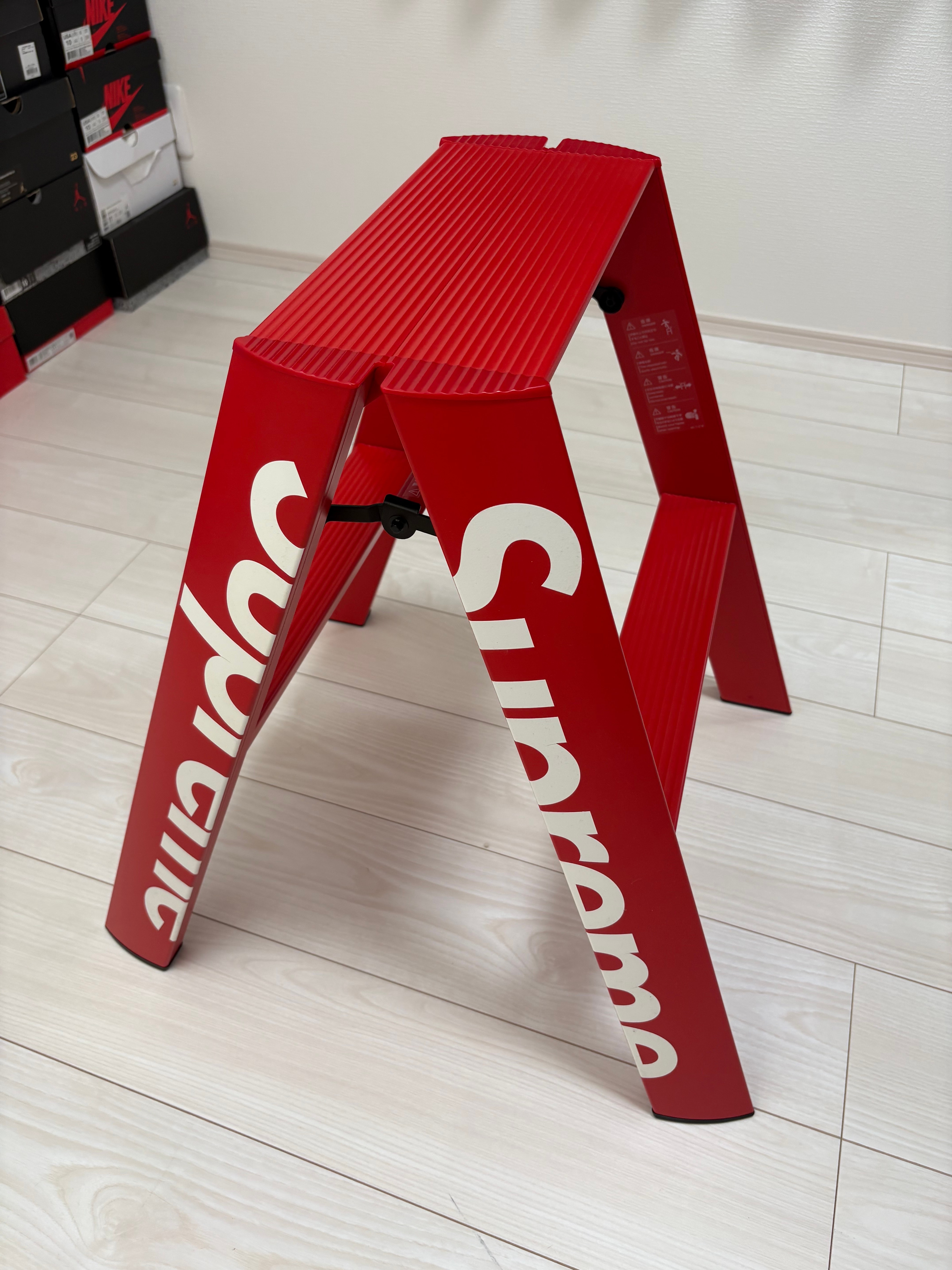 Supreme Lucano® Step Ladder "Red"