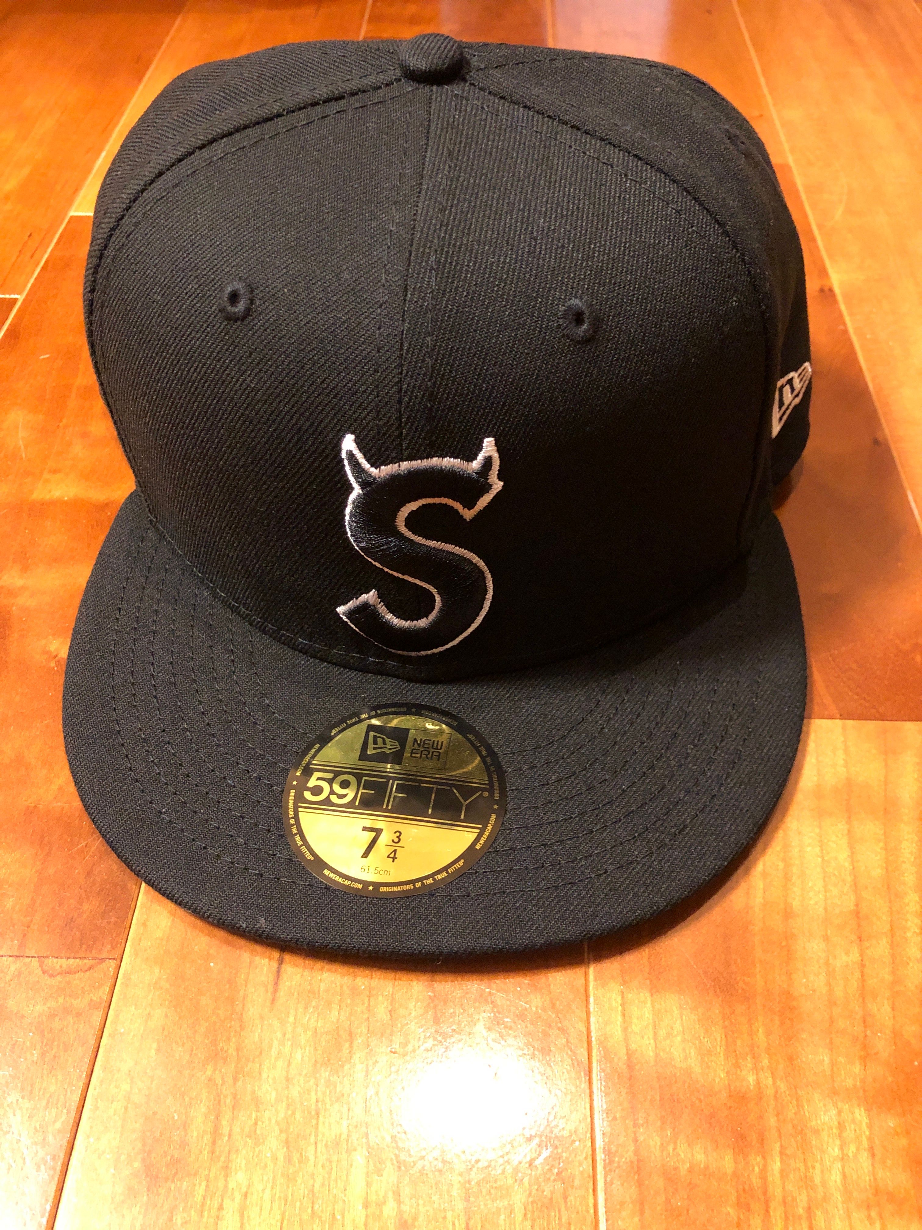Supreme S Logo New Era "Black" (22FW)