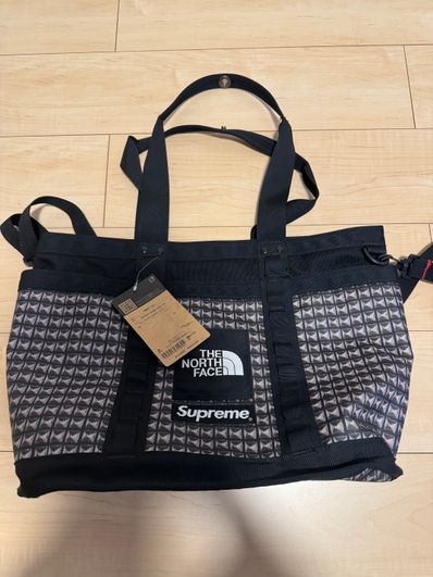 Supreme x The North Face Studded Explore Utility Tote. 17L. "Black" NM82125I