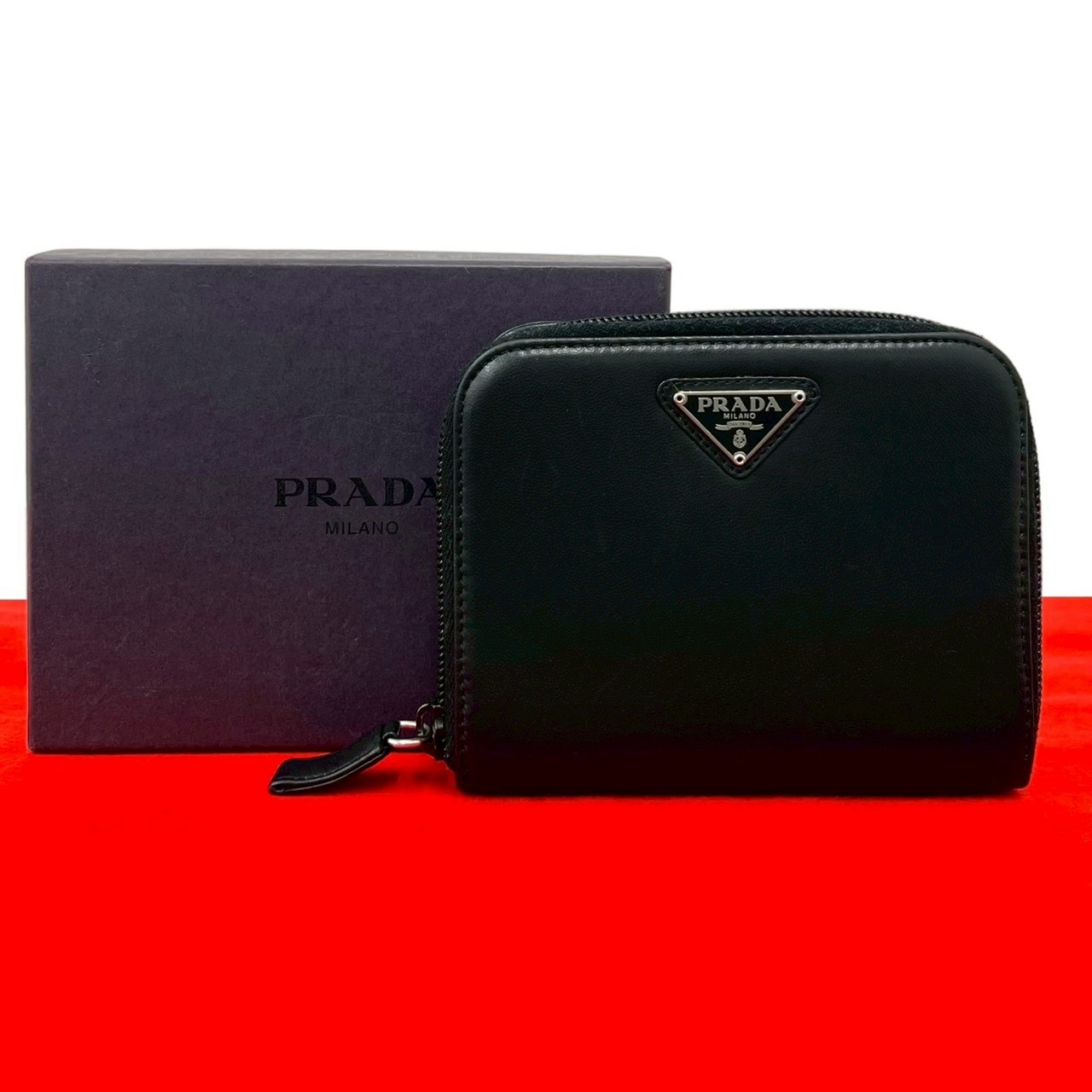 PRADA プラダ 三角ロゴ 金具 レザー 二つ折り財布 ブラック
 15283