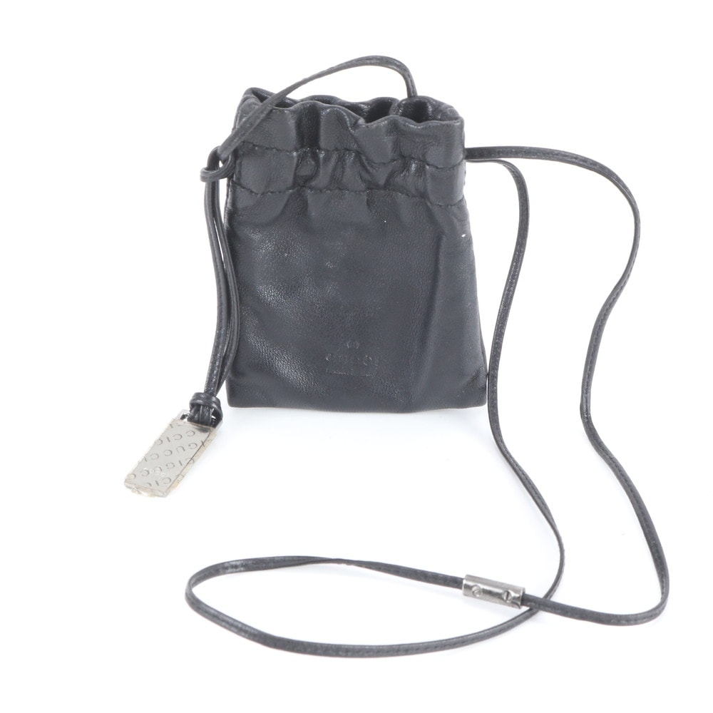 ■美品 グッチ 巾着 型 ドローストリングアクセサリーポーチ レザー