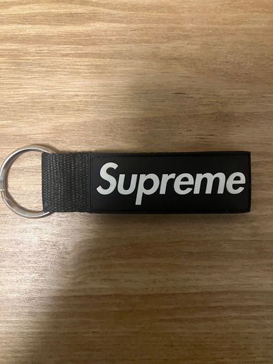 Supreme Webbing Keychain "Black" (23SS)