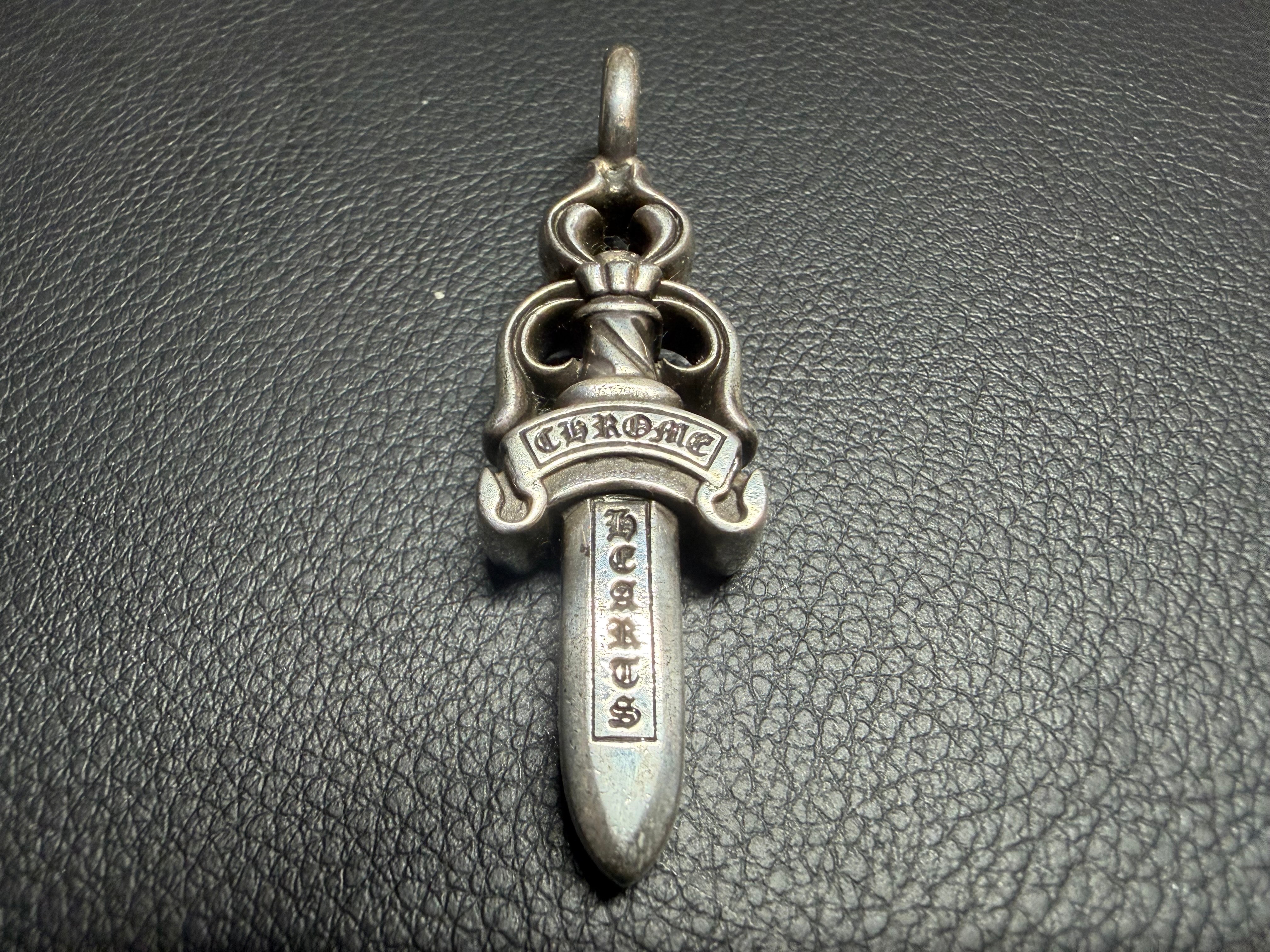 クロムハーツ ダブルダガー ペンダント 