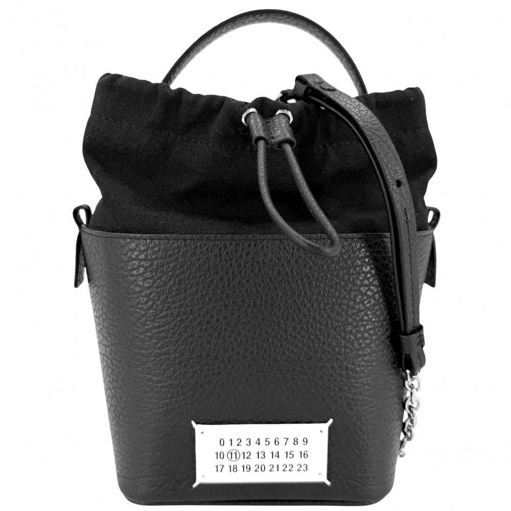 MAISON MARGIELA メゾンマルジェラ 2WAY 肩掛け 斜め掛け ショルダーバッグ ハンドバッグ 5AC バケットバッグ S61WG0035 ブラック 黒 シルバー金具 レディース 美品【中古品】