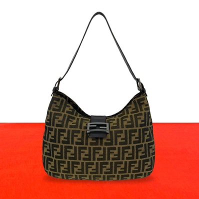 FENDI フェンディ マンマバケット ズッカ FF 柄 キャンバス レザー ショルダーバッグ ブラウン
02211