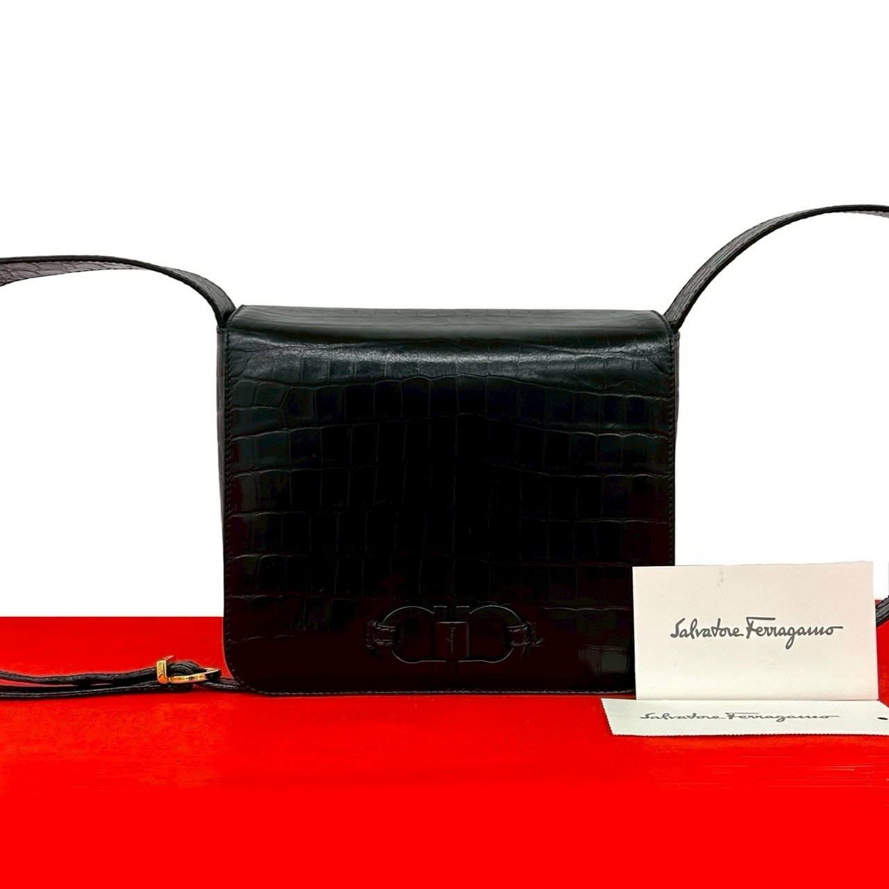 Salvatore Ferragamo サルヴァトーレフェラガモ ガンチーニ 金具 レザー ショルダーバッグ ブラック
 38266