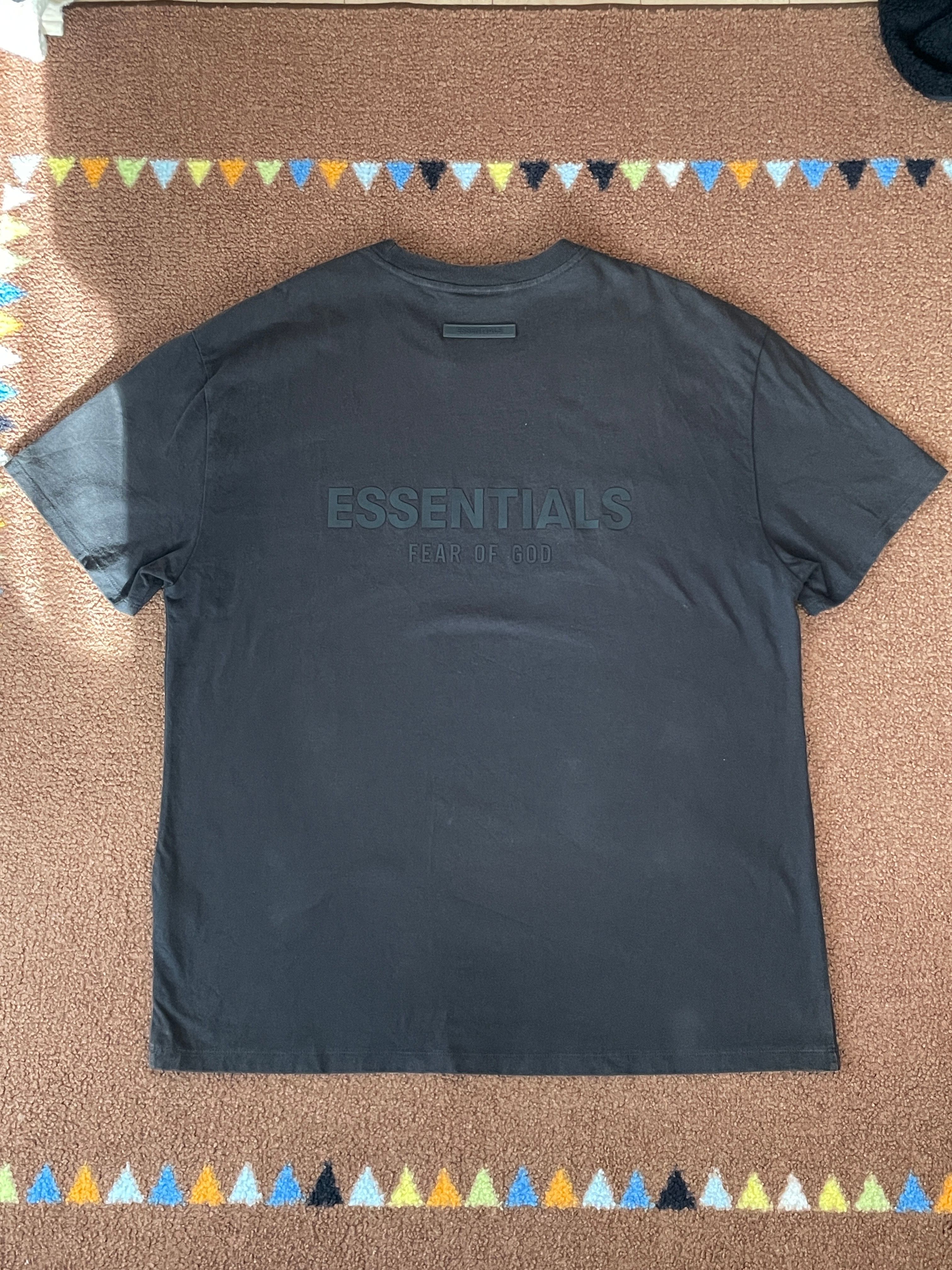 フィアオブゴッド エッセンシャルズ ショート スリーブ Tシャツ "ブラック/ストレッチ リム"