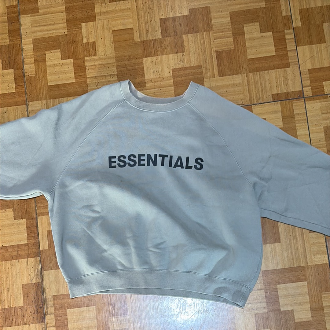 FEAR OF GOD ESSENTIALS 3D Silicon Applique Crewneck "Gray Flannel/Charcoal"