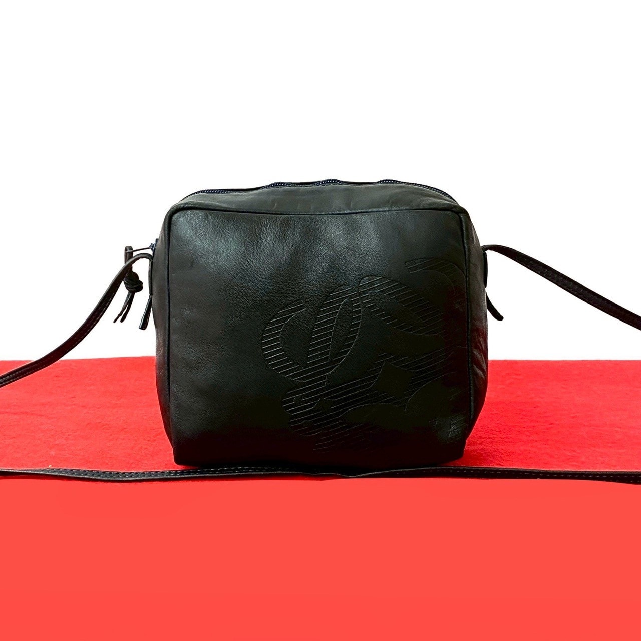 LOEWE ロエベ アナグラム ロゴ レザー ショルダーバッグ ネイビー
 29605