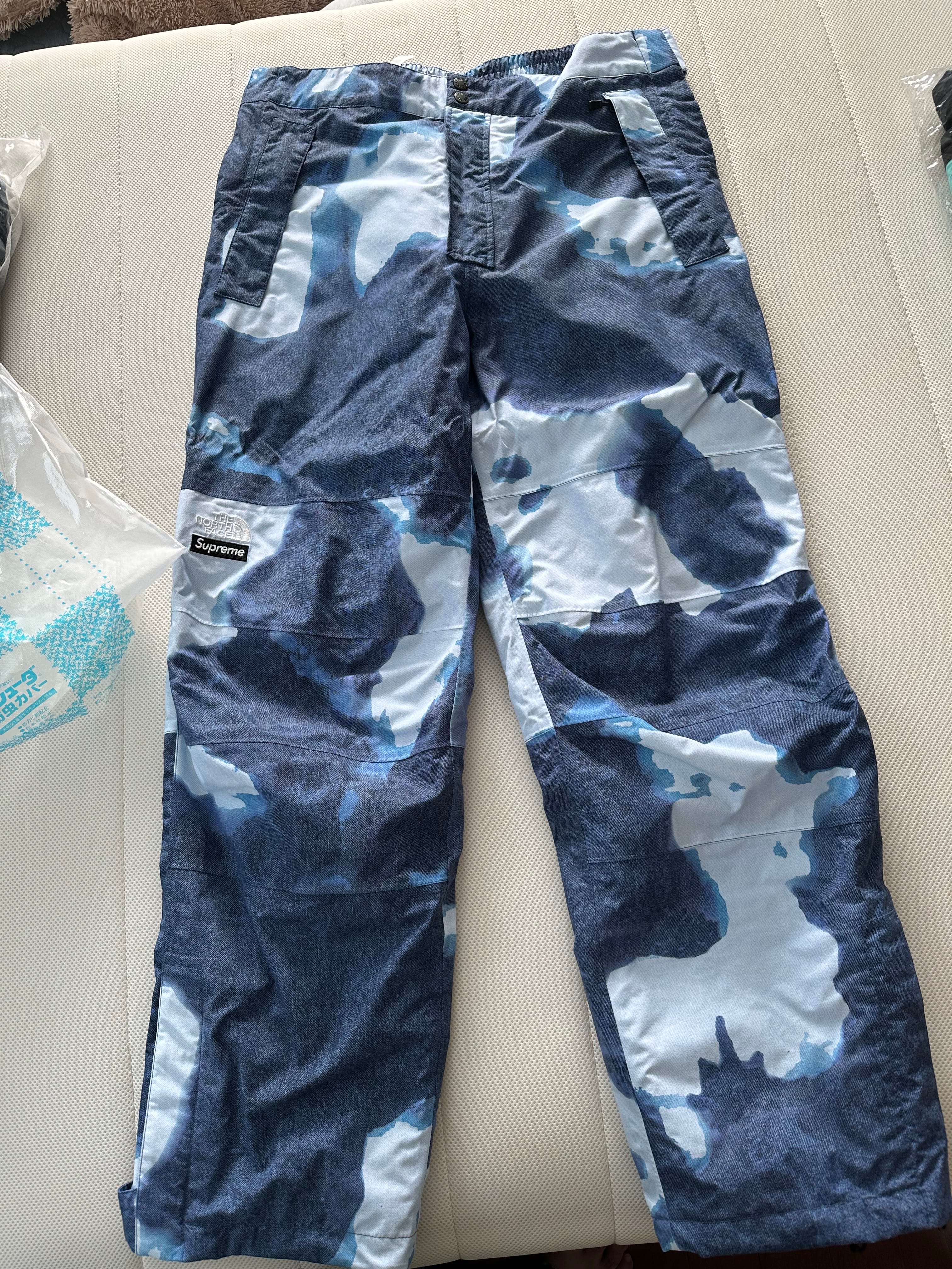 Supreme x The North Face Bleached Denim Print Mountain Pant "Indigo"