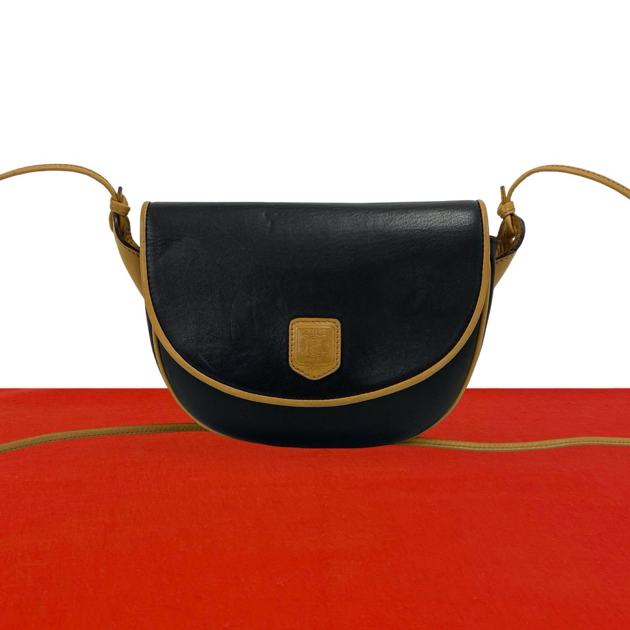 CELINE セリーヌ トリオンフ ロゴ レザー ショルダーバッグ ブラック
 63123